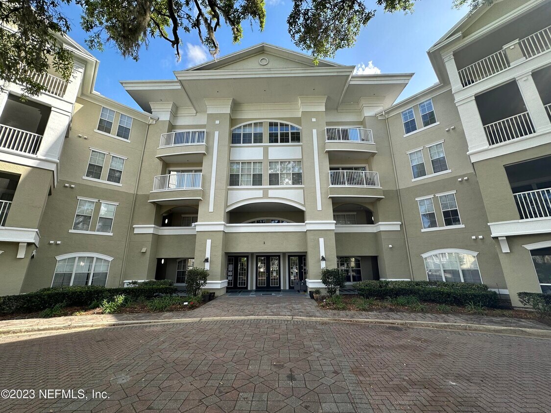 8290 Gate Pkwy W Unit 138, Jacksonville, FL 32216 Condo for Rent in