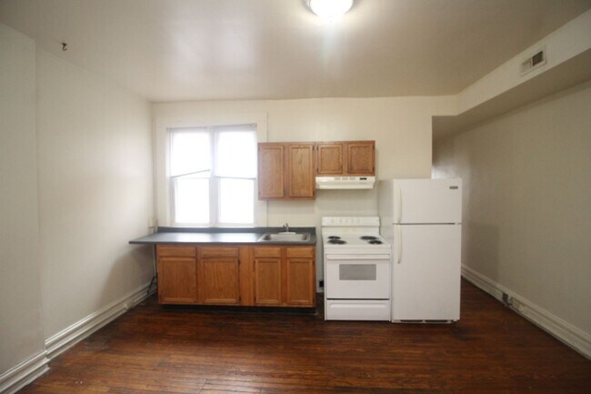 Foto del edificio - 2630 N Charles St