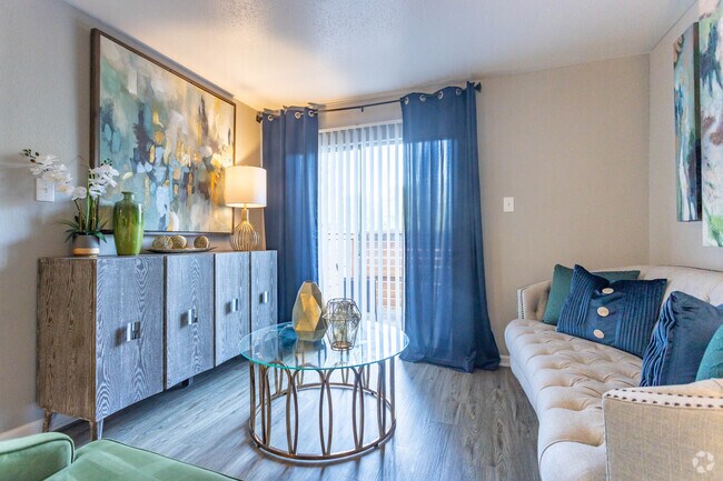 1 habitación, 1 baño - 604 pies cuadrados - University Green