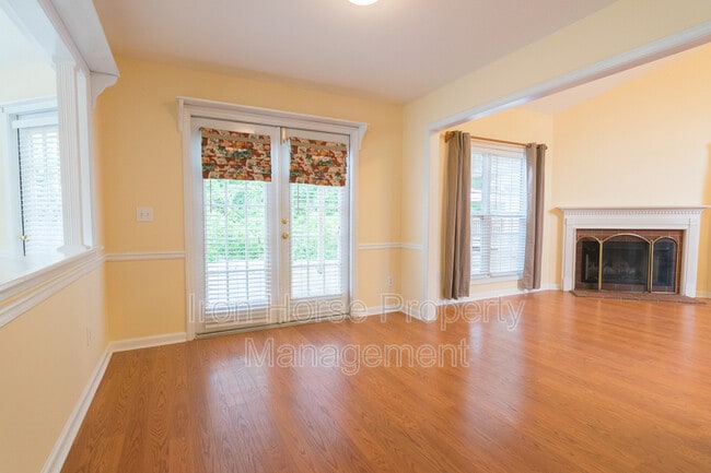 Building Photo - 340 Bedford Dr