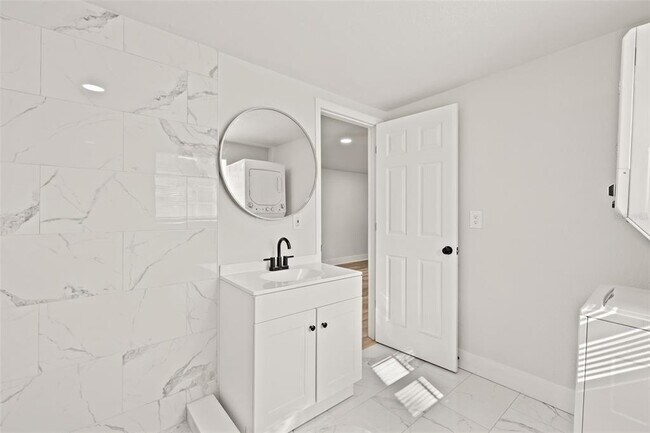 Foto del edificio - 3817 W Bay to Bay Blvd