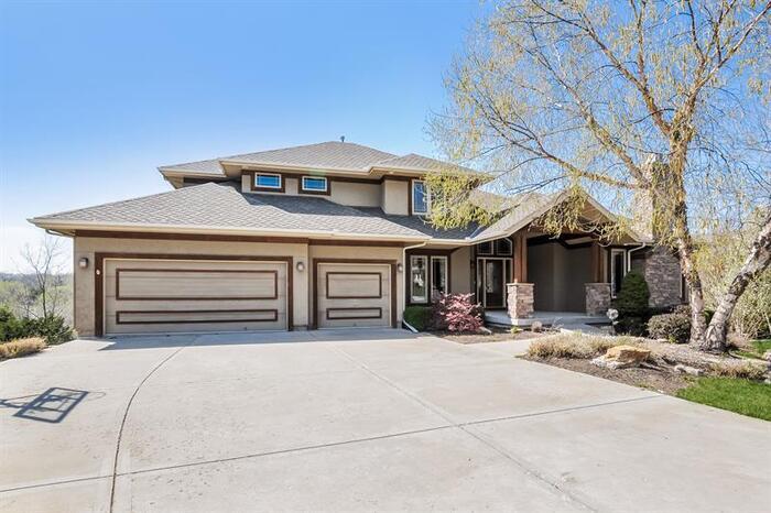 Primary Photo - 8156 Bittersweet Dr, Lenexa, KS, 66220