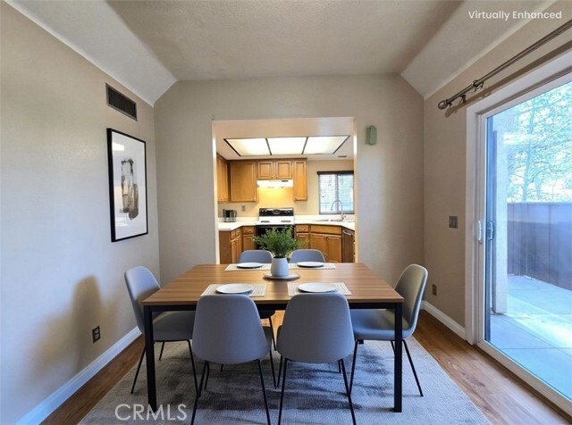 Foto del edificio - 22749 Lakeway Dr