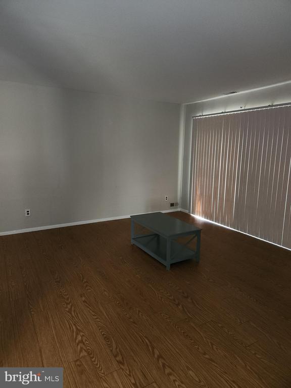 Building Photo - 392A Delancey Pl