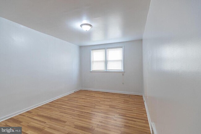 Foto del edificio - 7429 Brockton Rd