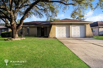 Building Photo - 17435 Jolly Boat Dr