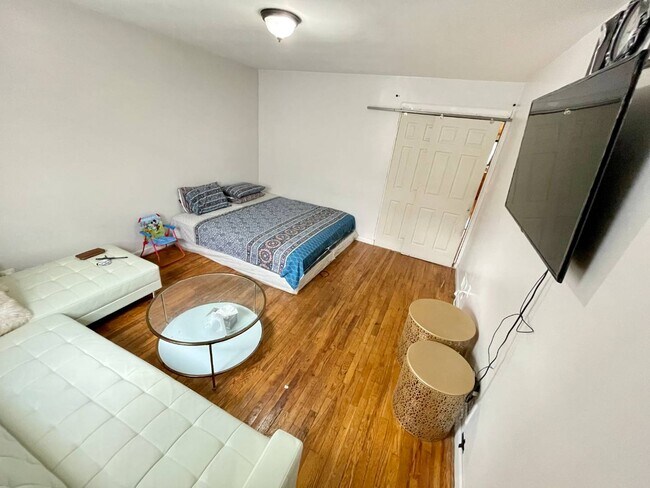 Building Photo - 2153 Quimby Ave