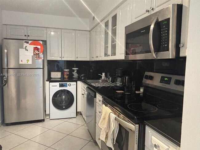 Building Photo - 6770 Indian Creek Dr