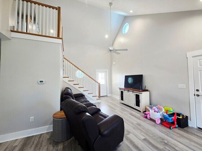 Foto del edificio - 143 Shallow Reed Dr