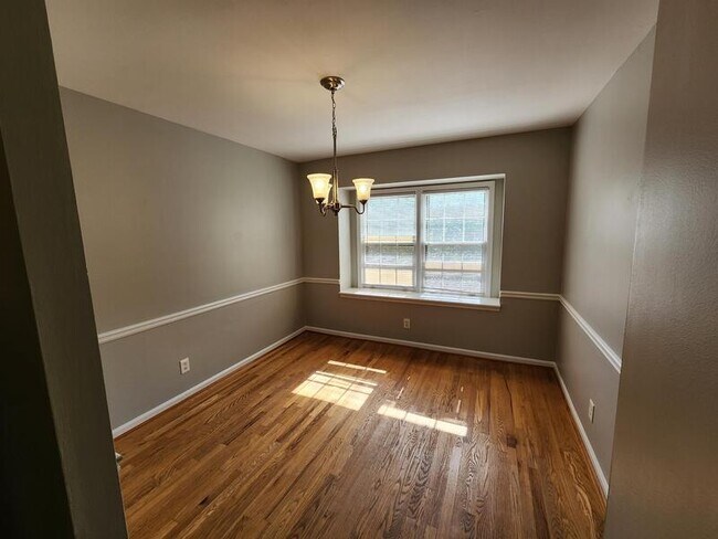 Building Photo - 67 Montre Square NW