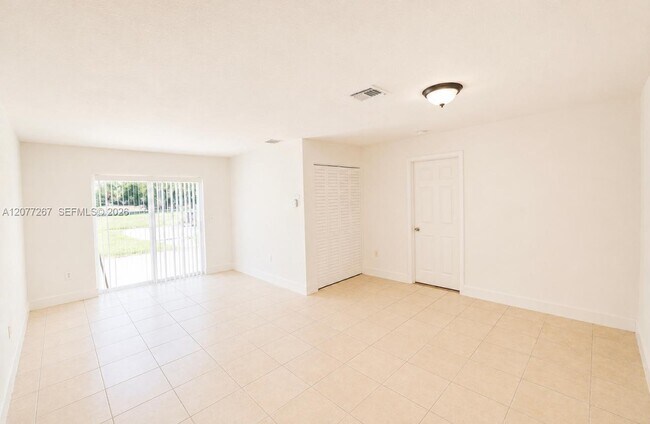 Foto del edificio - 20674 NW 38th Ave