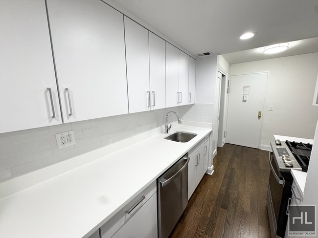 Building Photo - EAST 56 STREET