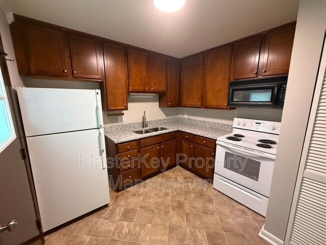 Building Photo - 219 Byrum St