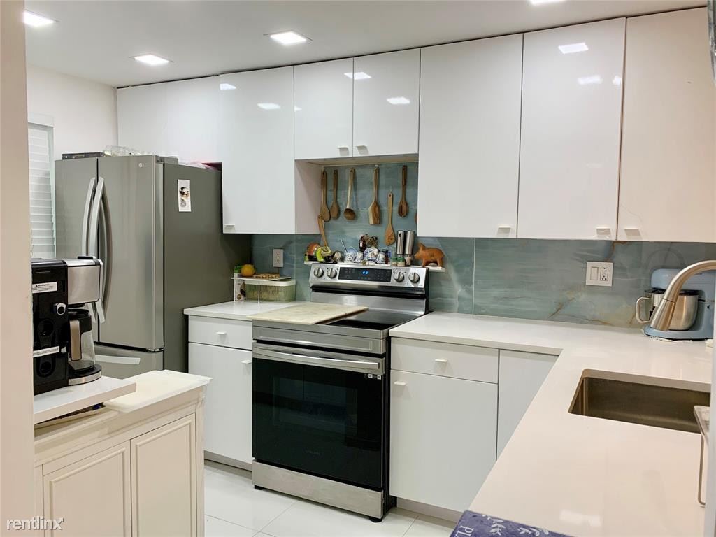 Primary Photo - 2 br, 2 bath House - 367 S Federal Hwy Apt...