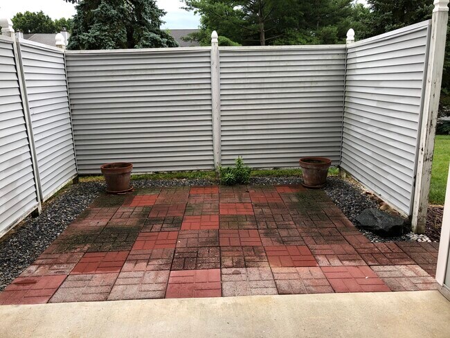 Patio - 2603 Waters Edge Dr