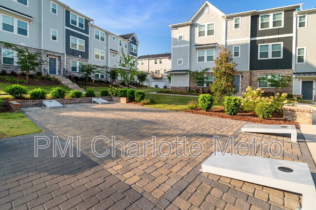 Foto del edificio - 4472 Millennium Ave