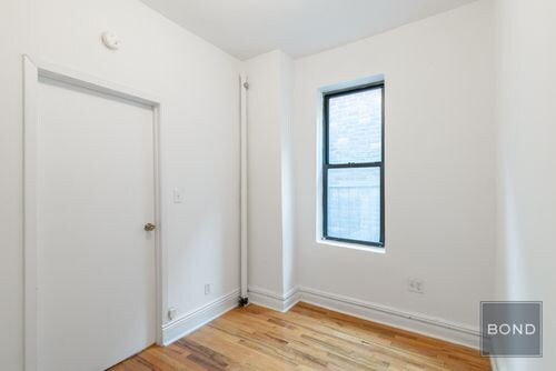 Building Photo - 416 E 65th St
