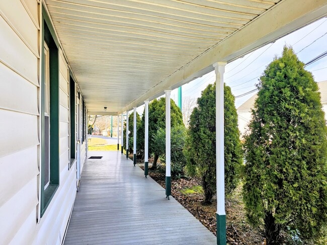 Building Photo - 453 Fruitville Pike