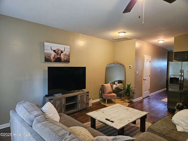 Building Photo - 504 Kenan Lp