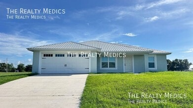 Building Photo - 8833 Hampshire Dr