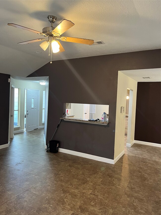 Building Photo - 7010 Pickett Dr