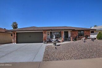 Building Photo - 228 N 65th Pl