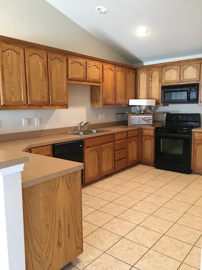 Building Photo - 3BD/2BA/2-Car Garage |Eagle Mtn-Saginaw ISD $1,895/mo | Pets Welcome — All Sizes