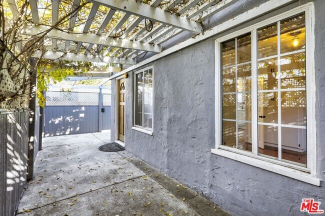 Building Photo - 510 RUBERTA Ave
