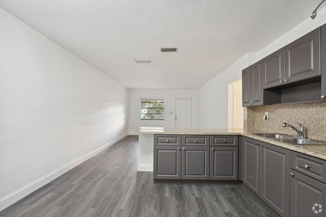 Building Photo - 6144 SW 30th St