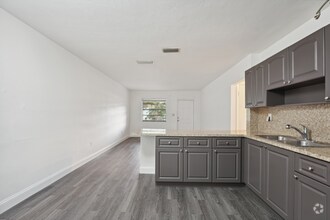 Building Photo - 6144 SW 30th St