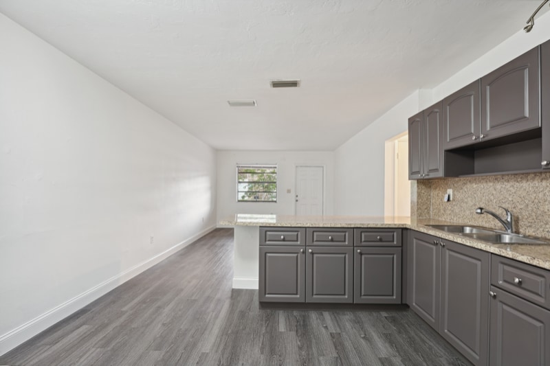 Primary Photo - 6144 SW 30th St