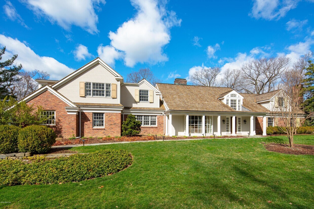 Foto principal - 2 Lakewood Cir S