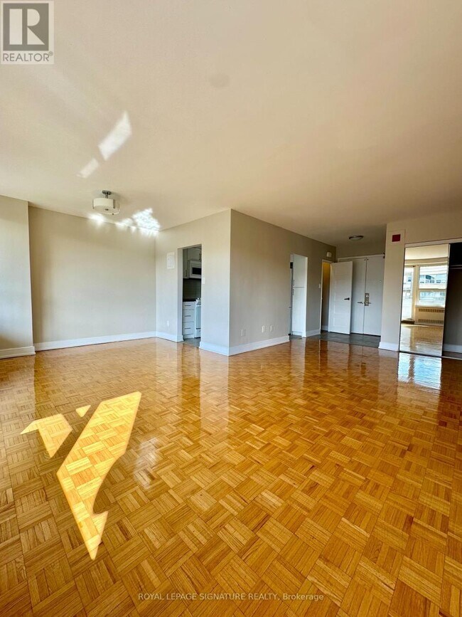 Building Photo - 10 Shallmar Blvd