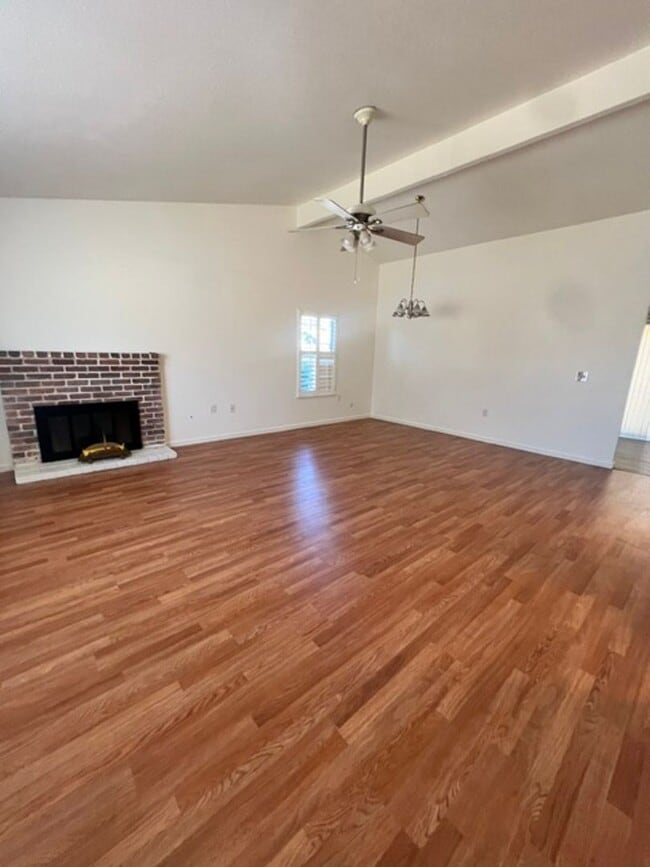 Building Photo - 1316 Chukar St