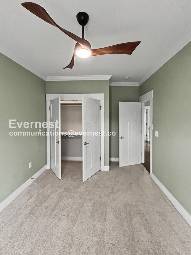 Foto del edificio - 1306 Pillow St