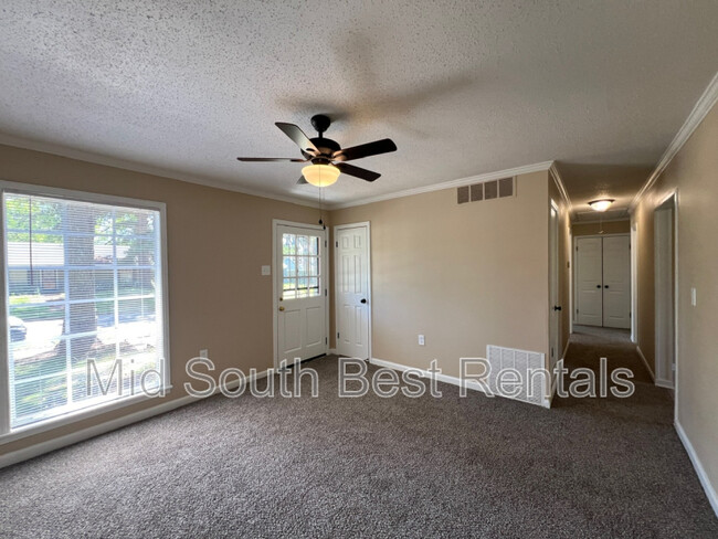 Foto del edificio - 3726 Fieldbrook St