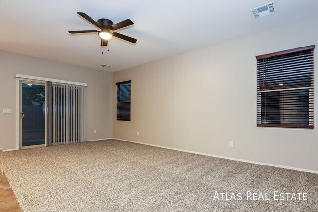 Foto del edificio - 1229 E Taylor Trail