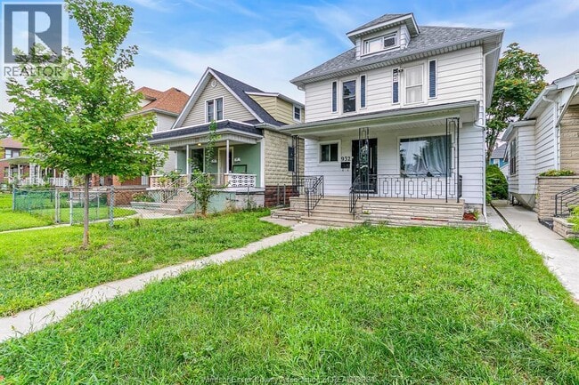 Building Photo - 932 Hall Ave