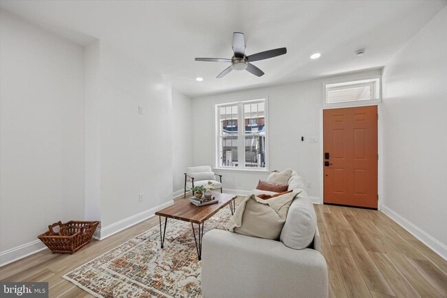 Foto del edificio - 1526 N Hollywood St