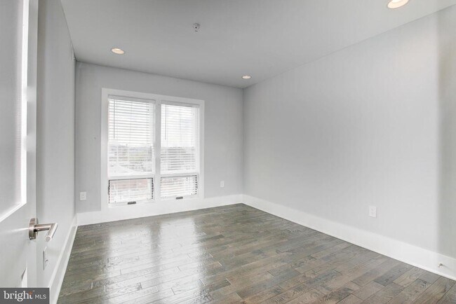 Building Photo - 1827 Benning Rd NE