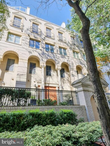 Foto del edificio - 1335 14th St N