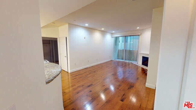 Building Photo - 5703 Laurel Canyon Blvd
