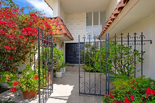 Foto del edificio - 2546 Westridge Rd