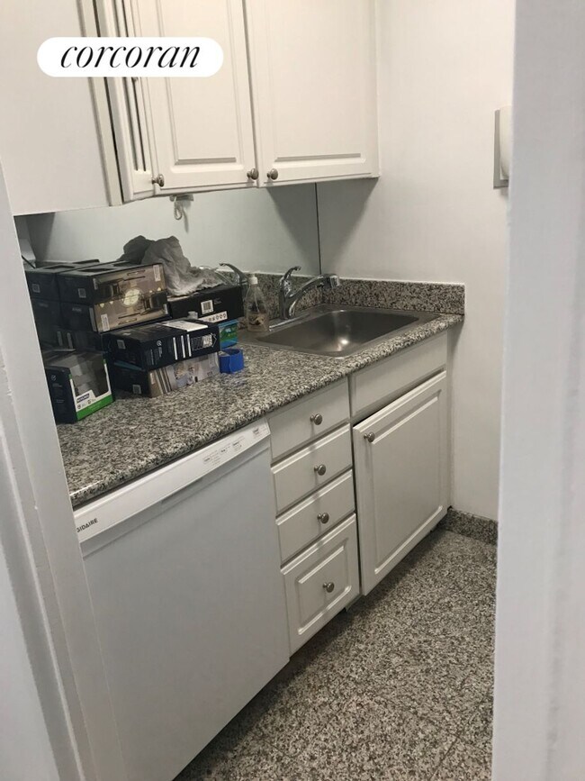 Foto del edificio - 166 E 63rd St