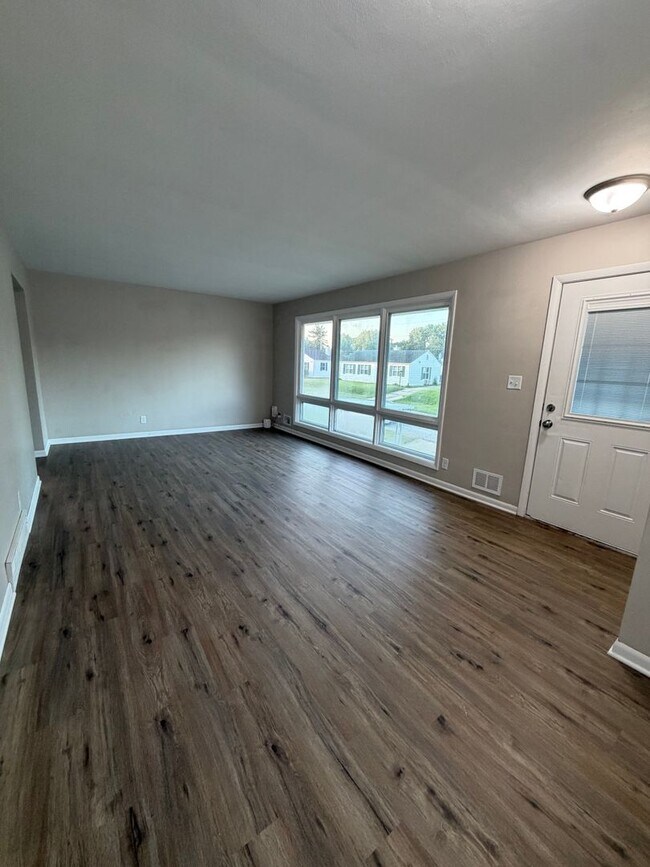 Foto del edificio - 3803 10th Ave Pl