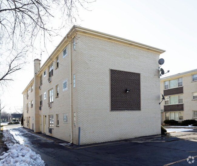 Building Photo - 1034 S York Rd