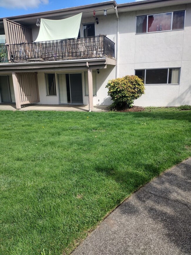 Foto del edificio - 2 bed room 1 bath in Beautiful South Eugene