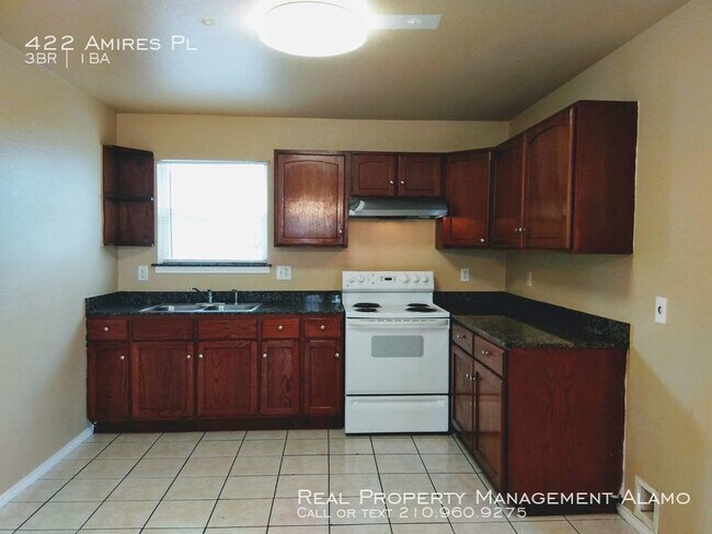 Foto del edificio - 422 Amires Pl