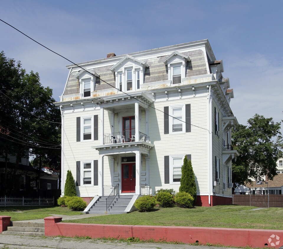 411 Laurel Hill Ave, Cranston, RI 02920 Apartments in Cranston, RI