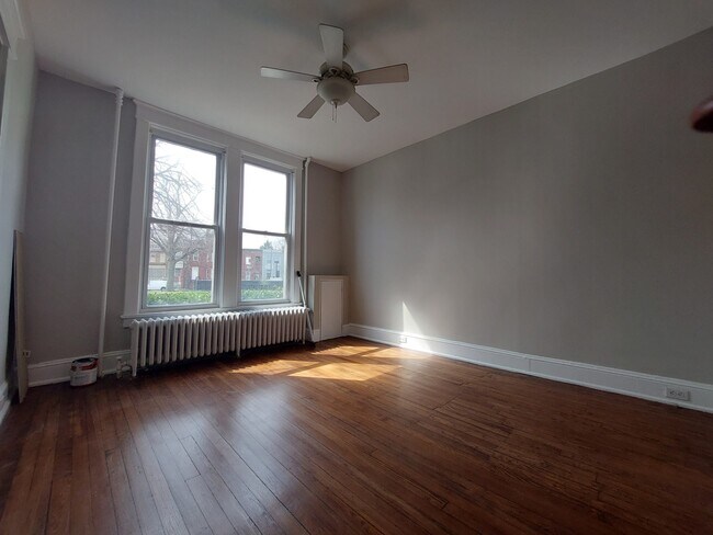 Foto del edificio - 1330 G St SE